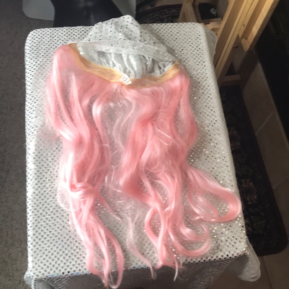 Pink Wig with Attached Glitter Bandana - Picture 6 of 6